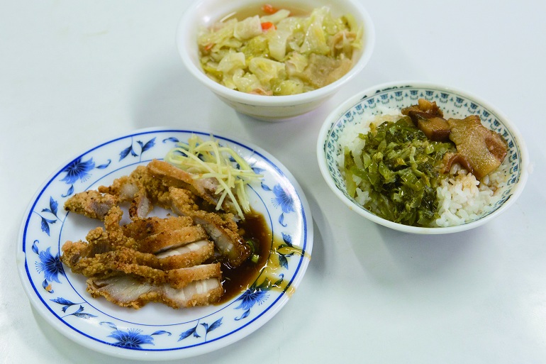 10. 黄家酸菜滷肉飯 