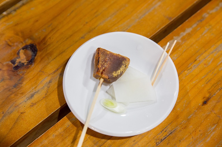 葉にんにくと大根を添えて 完成！