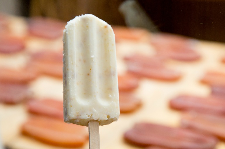 人気№1からすみアイスキャンディー