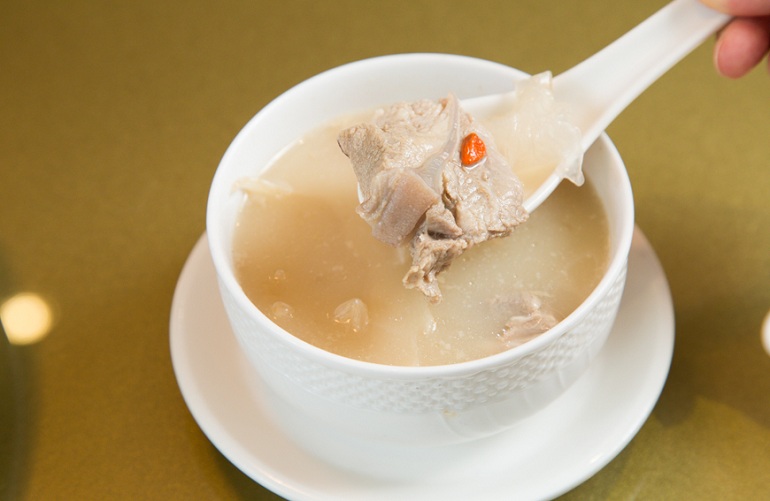 港式煲例湯（広東風日替わりスープ）