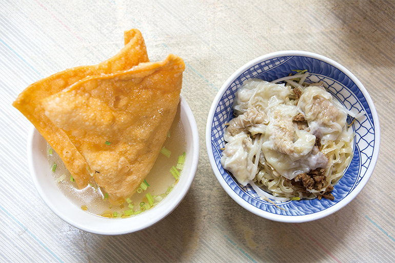 乾意麺と肉燕酥湯