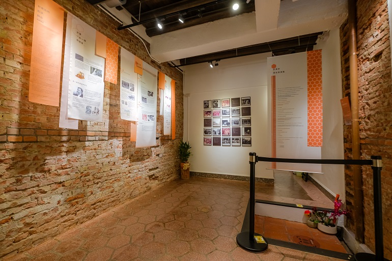 建物や安全針車店の歴史を紹介する展示室