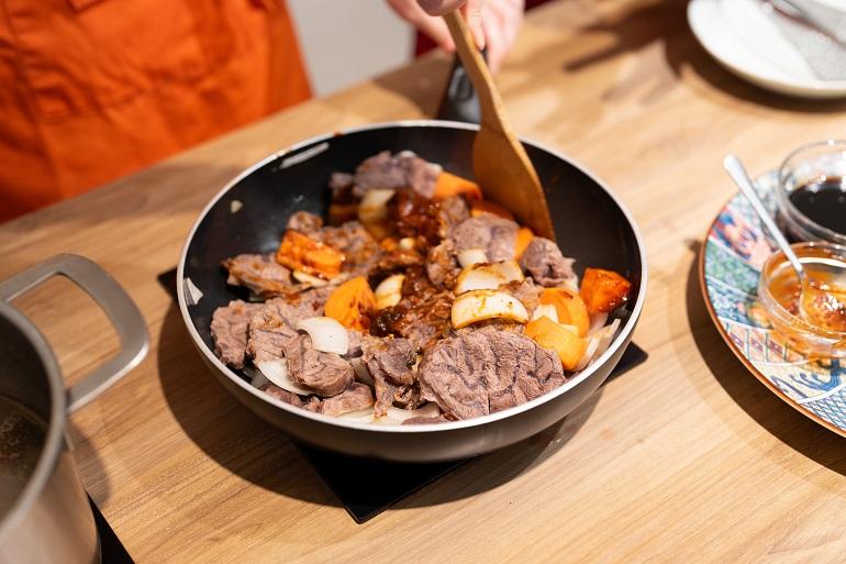 牛肉麺の具材作り