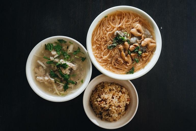 蚵仔麵線、油飯、肉羹