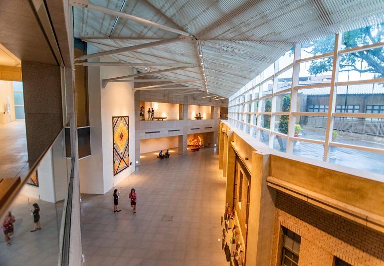 新館大廳　台南市美術館一館
