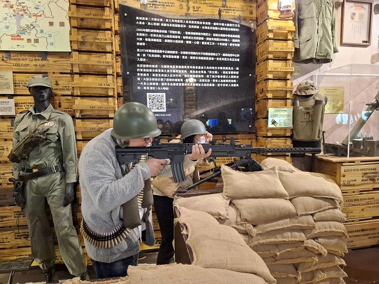 孤軍の銃器や歴史資料を展示する「乱エリア」