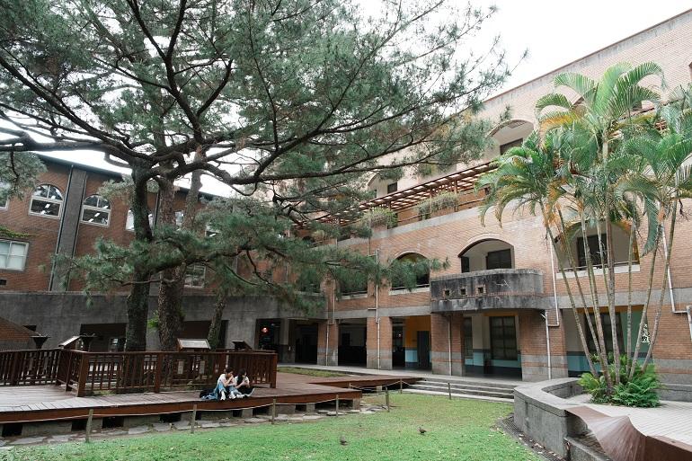台湾大学　共同三松