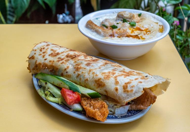 豬排蔬菜蛋餅、鹹豆漿